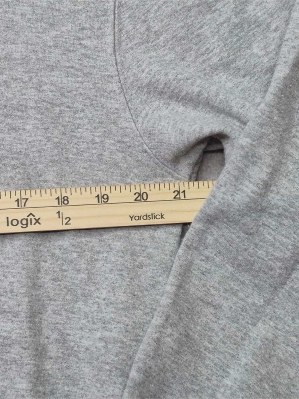 Disneyland Resort Crewneck Sweatshirt Medium Gray Long Sleeve Mickey Mouse Y2K - Picture 4 of 9